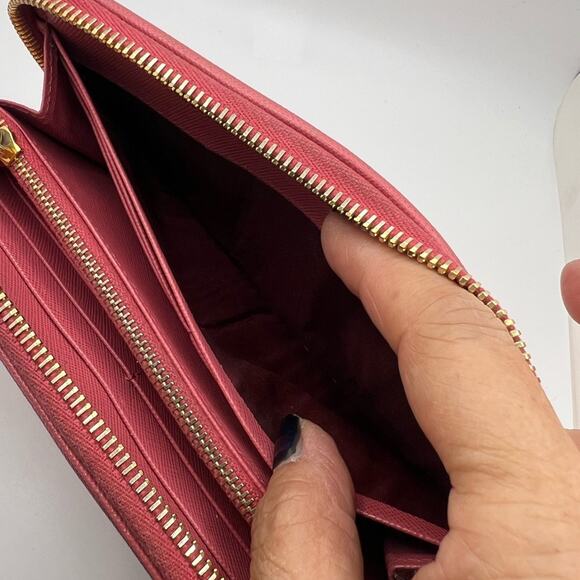 Prada pink Saffiano Leather Zippy Wallet - Picture 6 of 8